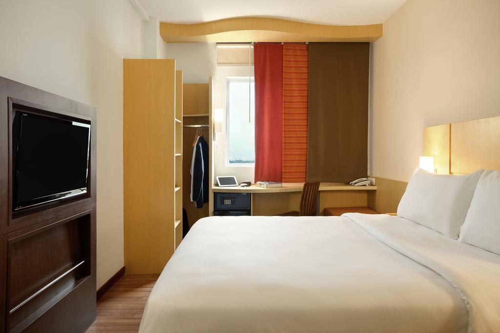 Ibis Chesterfield North - Barlborough Экстерьер фото