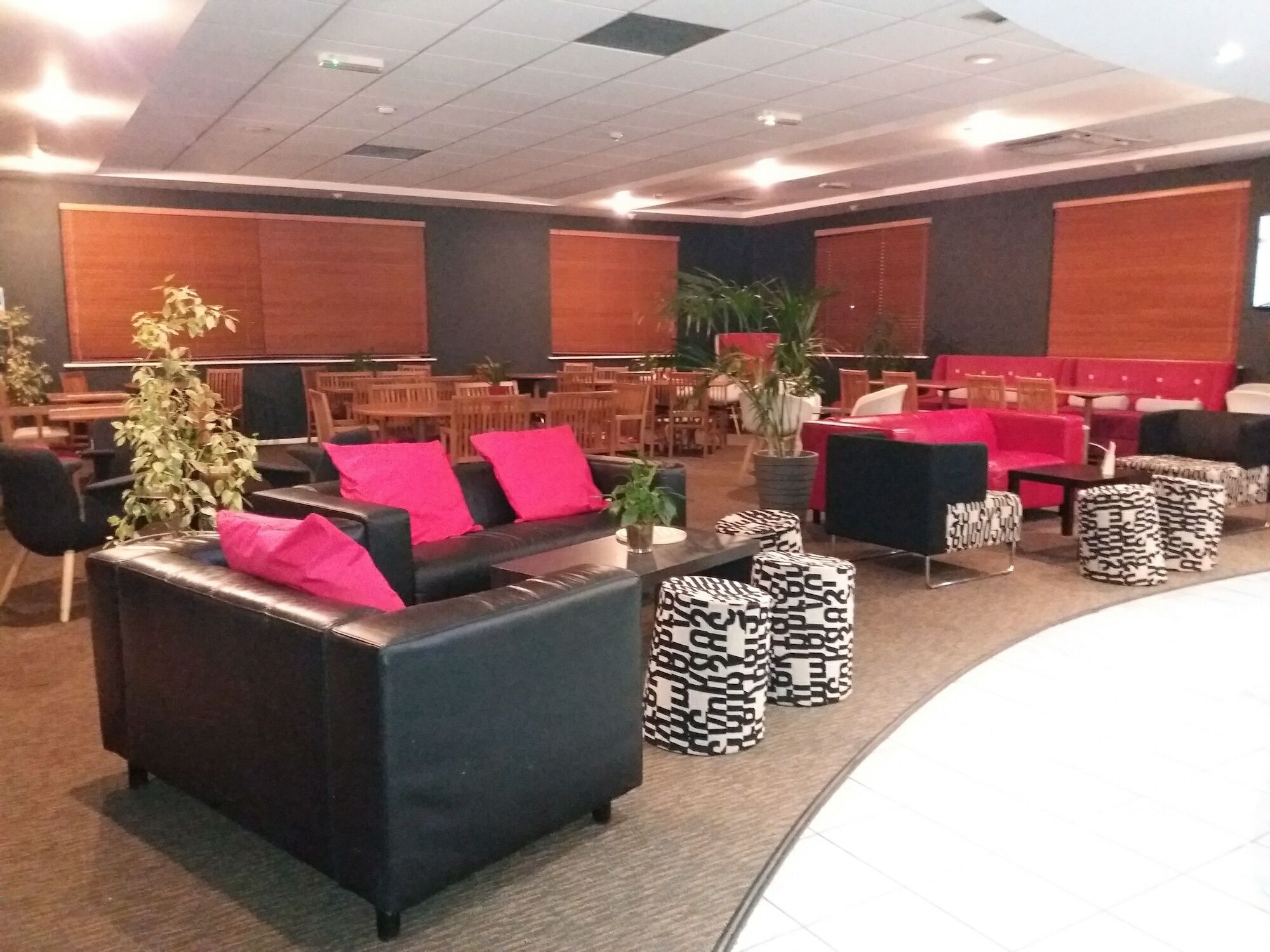 Ibis Chesterfield North - Barlborough Экстерьер фото